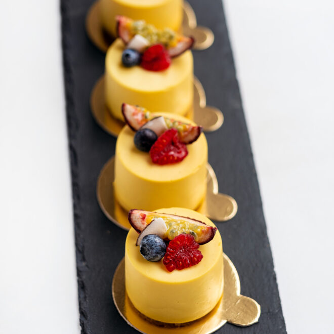 Mango-marakuja raw dortík