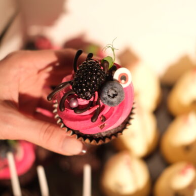 Store 18 Spider cup cake